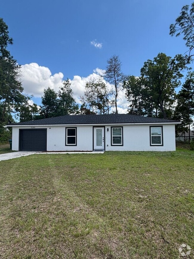 Building Photo - 8011 Leonardo St