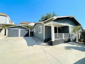 Building Photo - 706-708 Tularosa Dr