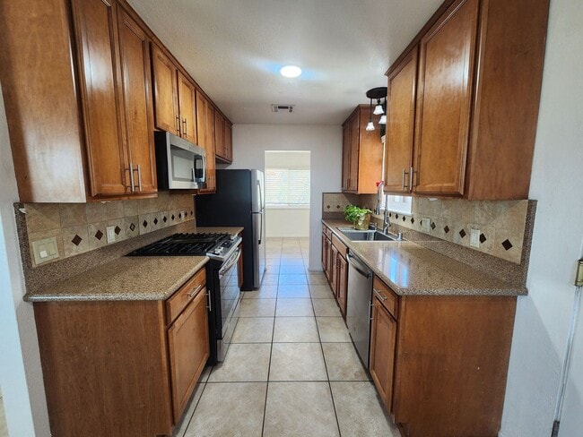 Building Photo - 73477 Desert Trail Dr