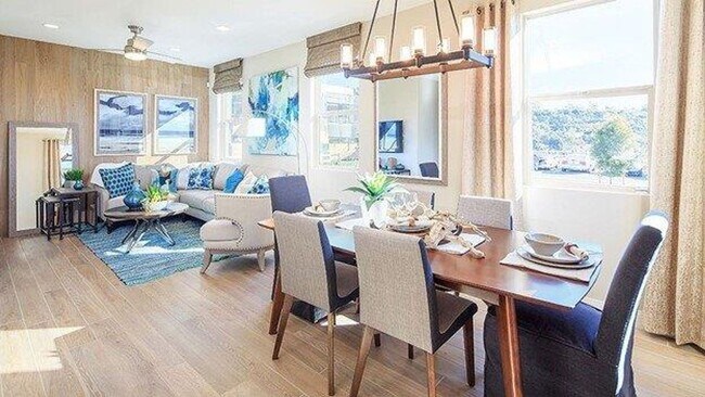 Foto del edificio - 4 Bedroom TownHome in the Skyline Community