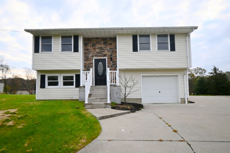 Foto principal - 615 Concord Rd