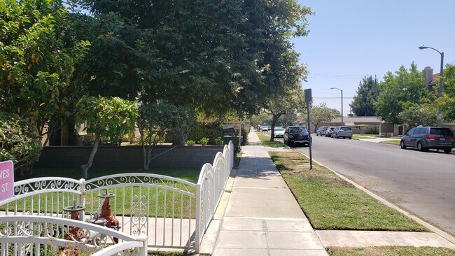 Gated entrance way - 37 Fano St