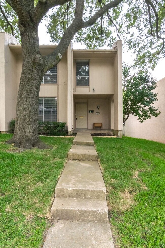 Foto del edificio - 317 Valley Park Dr