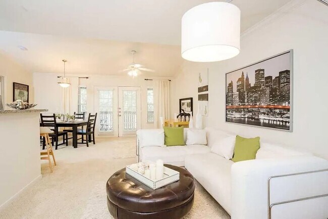 Foto del edificio - North Houston Living | Easy Commute & Comfort