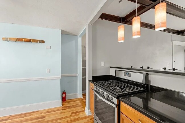 Building Photo - 1742 Commonwealth Ave