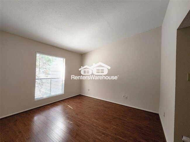 Foto del edificio - 2110 Wilcrest Dr