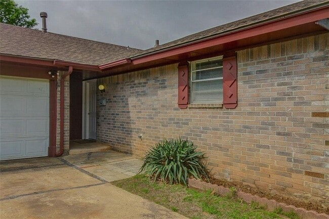 Building Photo - 1502 Briar Meadow Rd