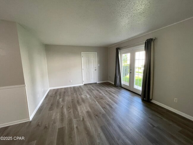 Foto del edificio - 2100 W Beach Dr