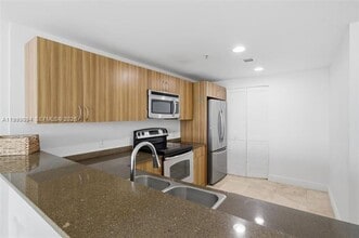 Building Photo - 6305 Indian Creek Dr