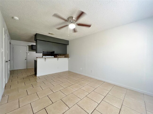Building Photo - 4953 Miller Ave