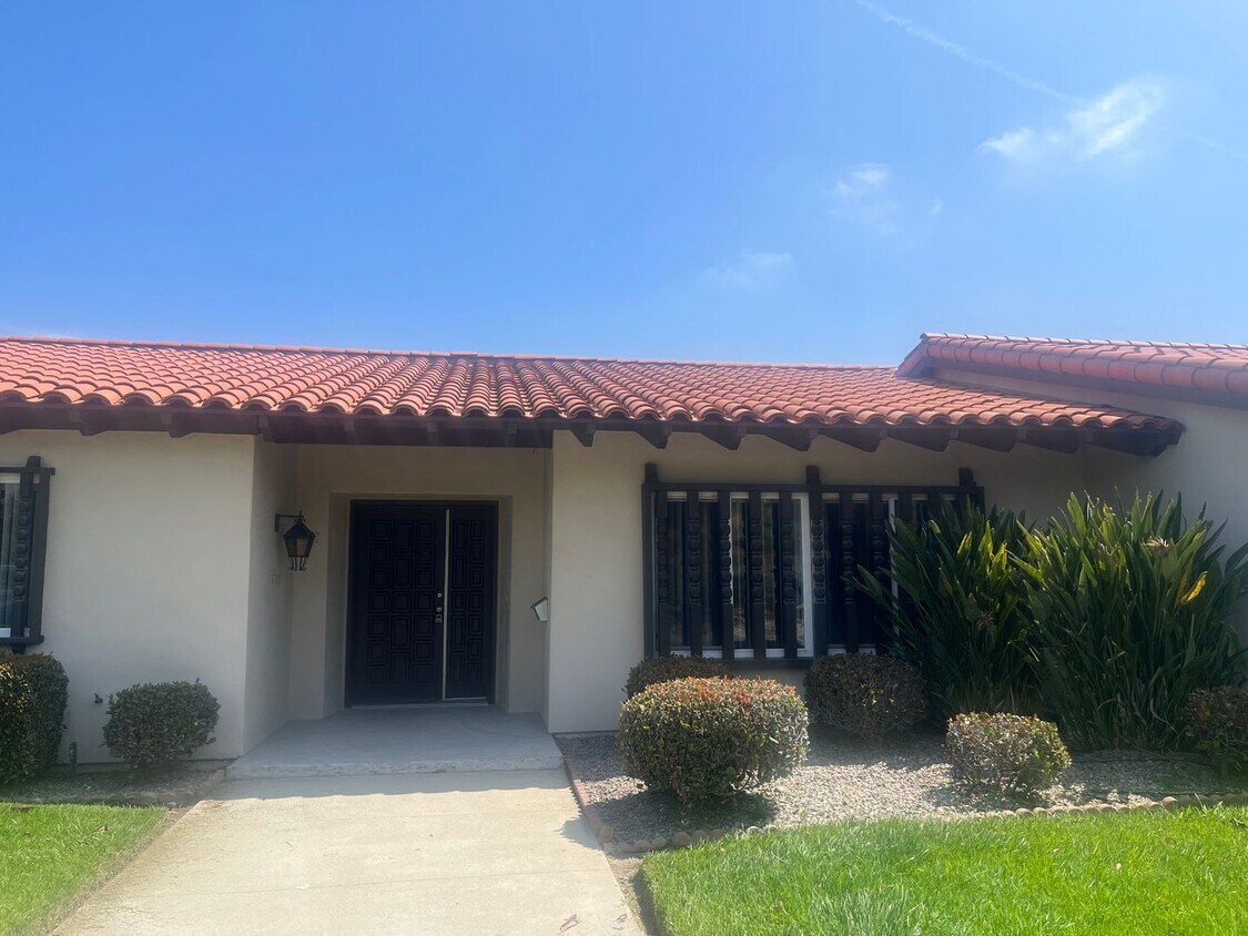 Primary Photo - 2BD 2BA Condo with 1 Car Assigned Parking ...