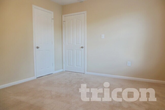 Building Photo - 5110 Grays Ridge Dr