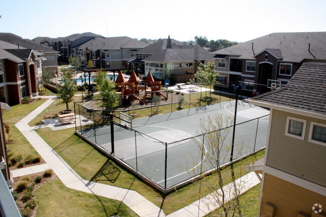 Building Photo - Cypress Creek at Jason Avenue