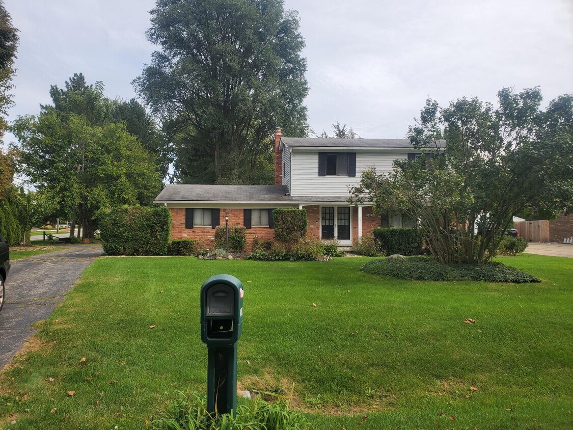 24156 Woodham, Novi, MI 48374 House Rental in Novi, MI