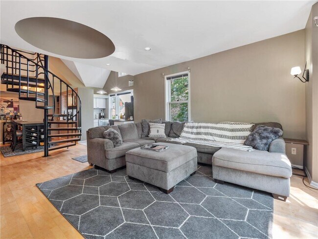 Foto del edificio - 545 Ashland Ave