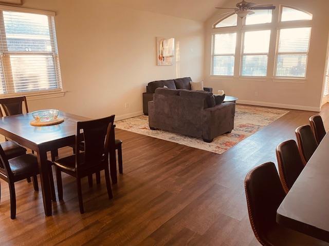 Foto del edificio - 1925 Waterfall Ave