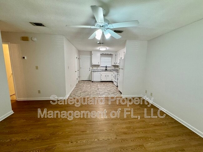 Building Photo - 4167 Ravenwood Dr