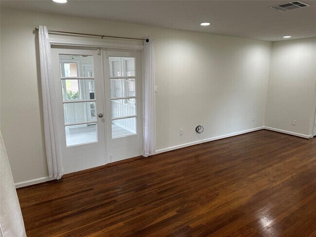 Foto del edificio - 3332 Prospect St