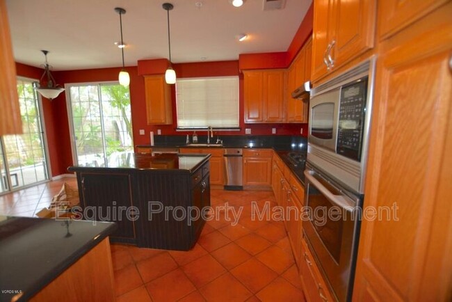 Foto del edificio - 2340 Fairway Ct