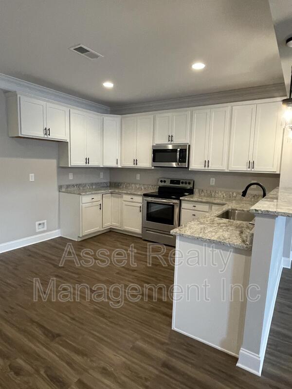 Foto del edificio - 338 Broadberry Ave