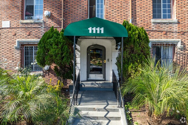 Entrada - Stylish and Spacious Apartment