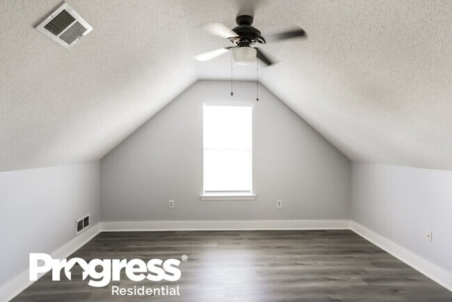 Building Photo - 6119 Independence Cove