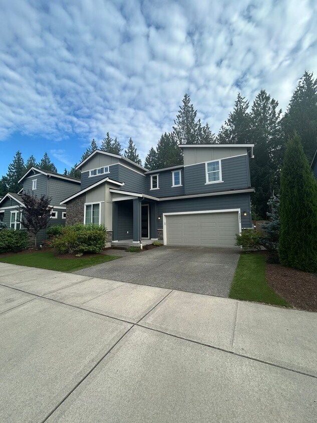 Foto principal - Spacious 4 Bed / 3.5 Bath Home in Easton C...