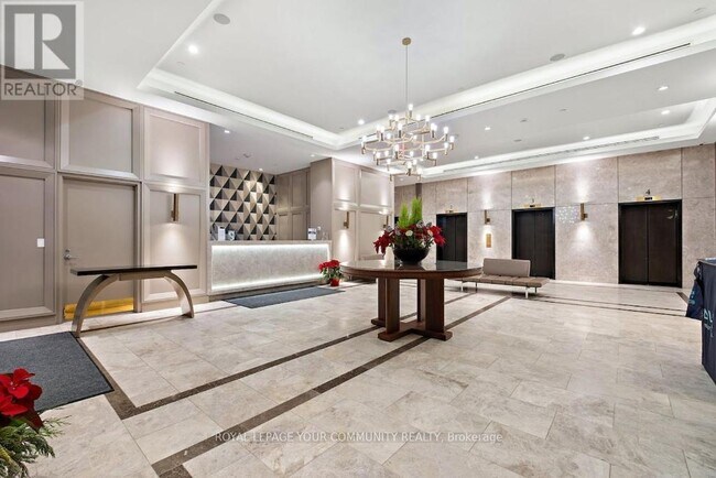 Photo du bâtiment - 155 Yorkville Ave