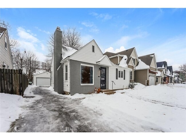 Foto del edificio - 5928 York Ave S