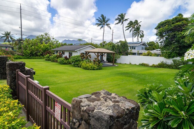 Building Photo - 110 N Kalaheo Ave