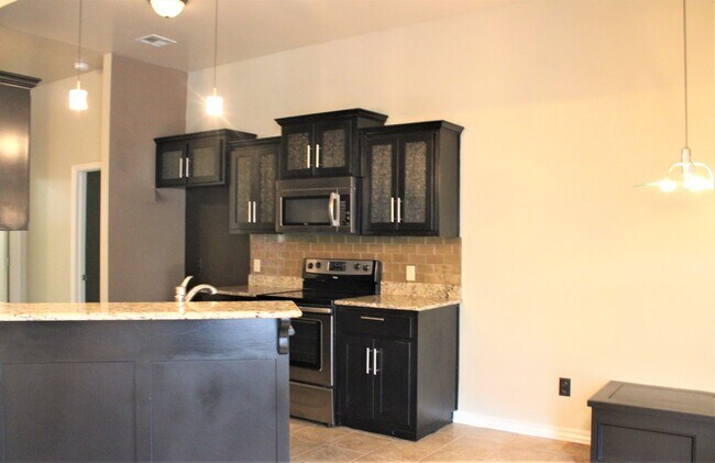 Building Photo - 16113 Capulet Dr