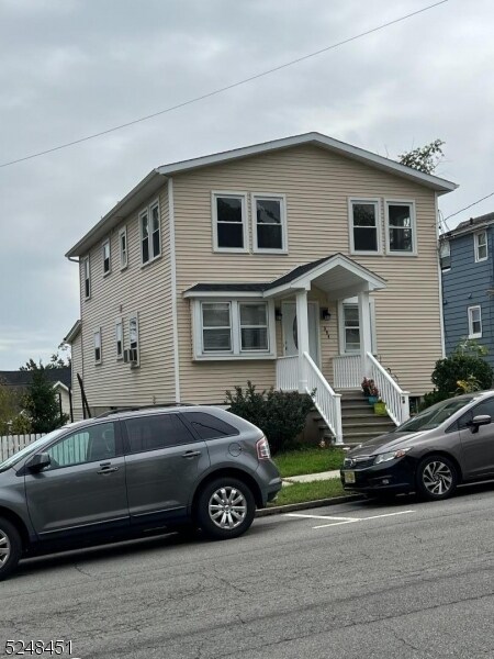 Building Photo - 394 N 7th St