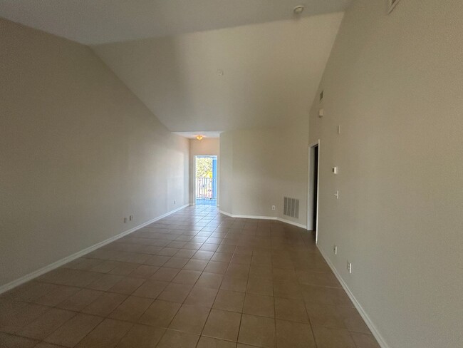 Building Photo - 3/2 Condo off Six Mile Cypress