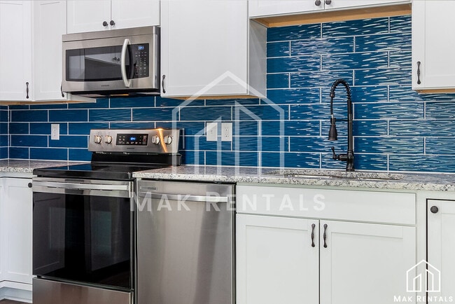 Building Photo - Oakwood
