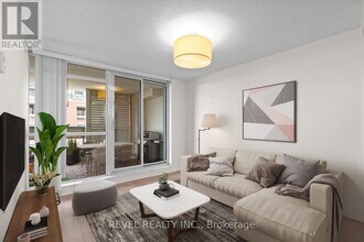 Building Photo - 830-830 Lawrence Ave W