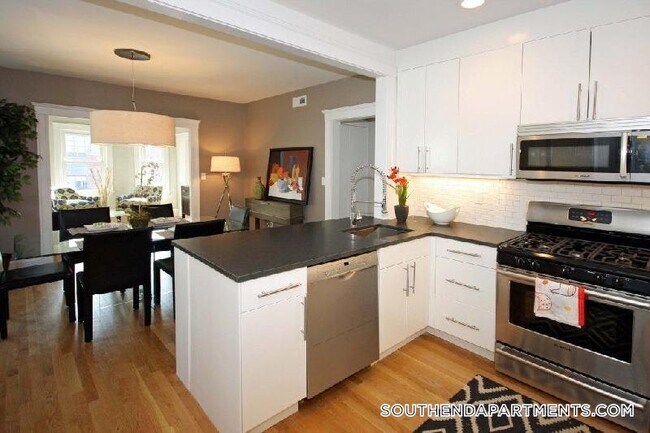 Foto del edificio - 658 Massachusetts Ave