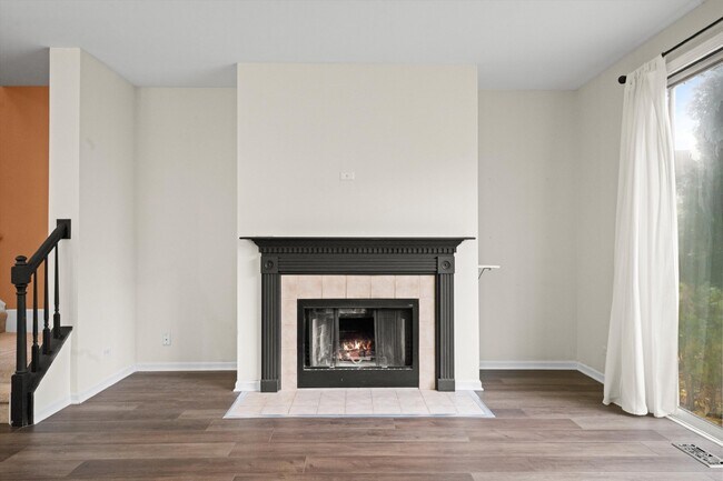 Foto del edificio - 2-Bedroom Townhouse in Waukegan - Gurnee School District