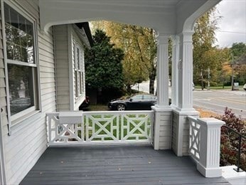 Building Photo - 1120 Centre St