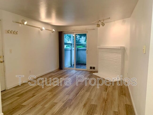 Building Photo - 14200 NE 171st St