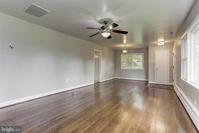 Foto del edificio - 14208 Triadelphia Mill Rd