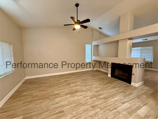 Building Photo - Stunning 4 Bed/2 Bath NW Bakersfield Home w/ Solar & $0 Deposit Option