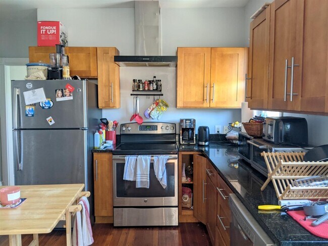 Building Photo - 42 Belknap St
