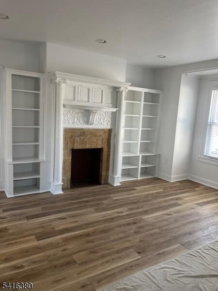 Foto del edificio - 114 E Main St