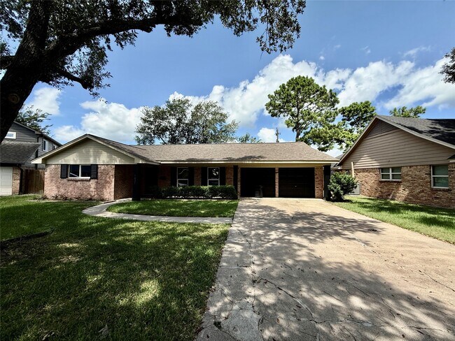 Foto del edificio - 1631 Shadow Bend Dr