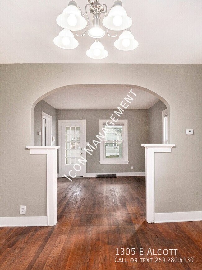 Foto del edificio - 1305 E Alcott-