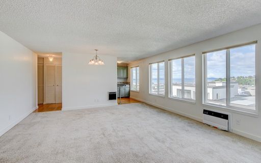 Building Photo - Queen Anne View Condo!!! Open House Saturday June 13th 4:00-5:00