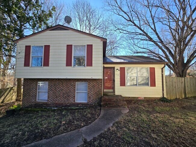 Foto del edificio - 7113 Senn Way