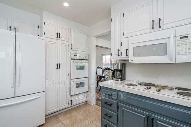 Building Photo - 5270 Soledad Rancho Ct