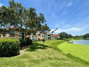 Building Photo - 1020 Villagio Cir