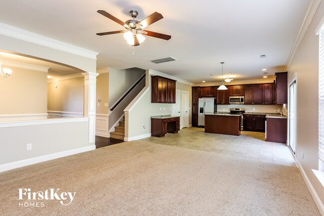 Building Photo - 2205 Wise Owl Dr